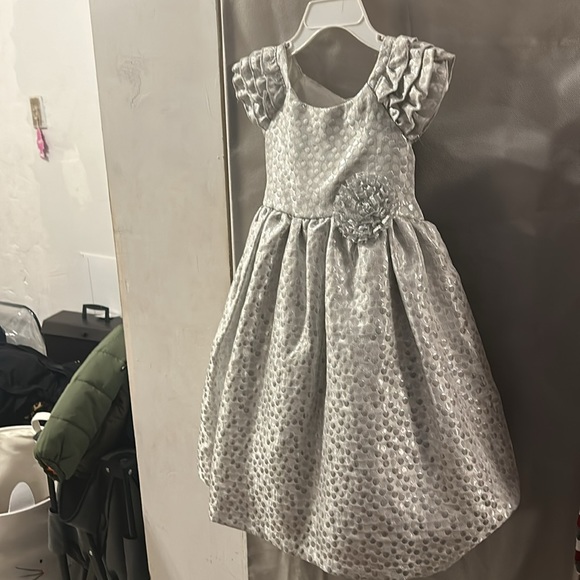 Toddler silver dress - Picture 2 of 8